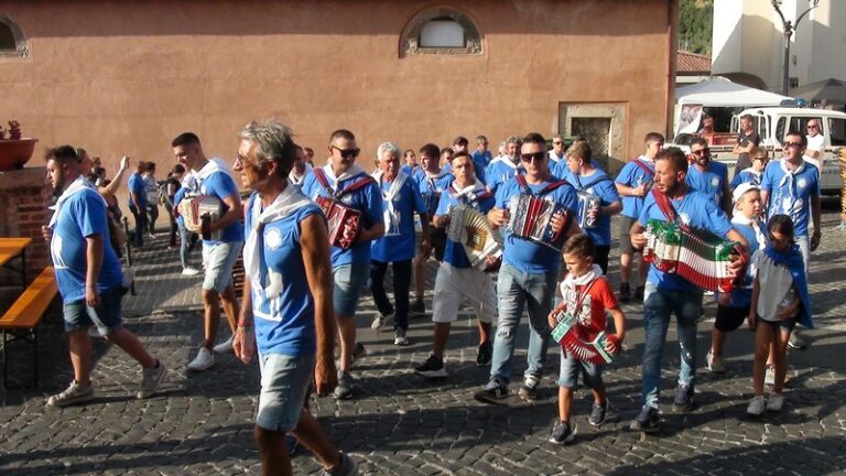 1 Raduno degli Stendardi delle Compagnie a Giuliano di Roma